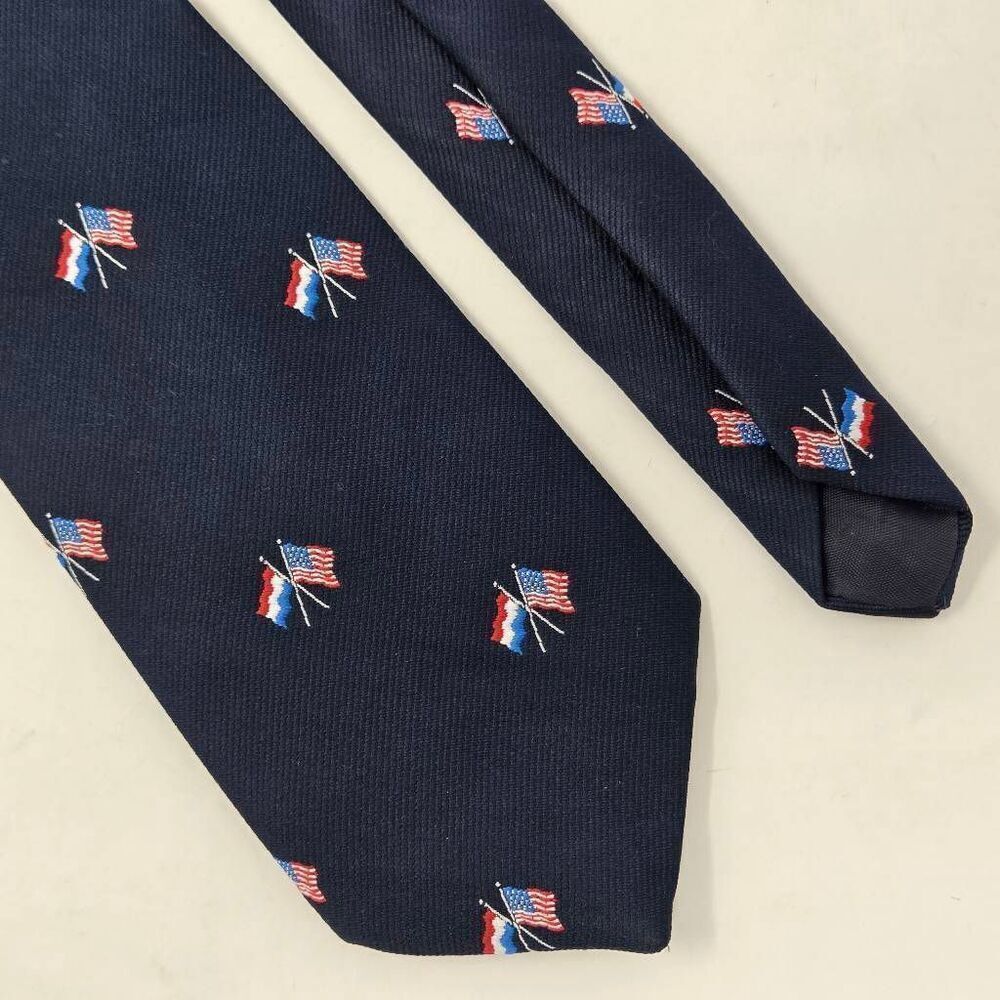 HAMPTON HALL LTD SILK TIE BLUE USA AMERICA NETHERLANDS FLAGS CROSSED 3.25" X 57"